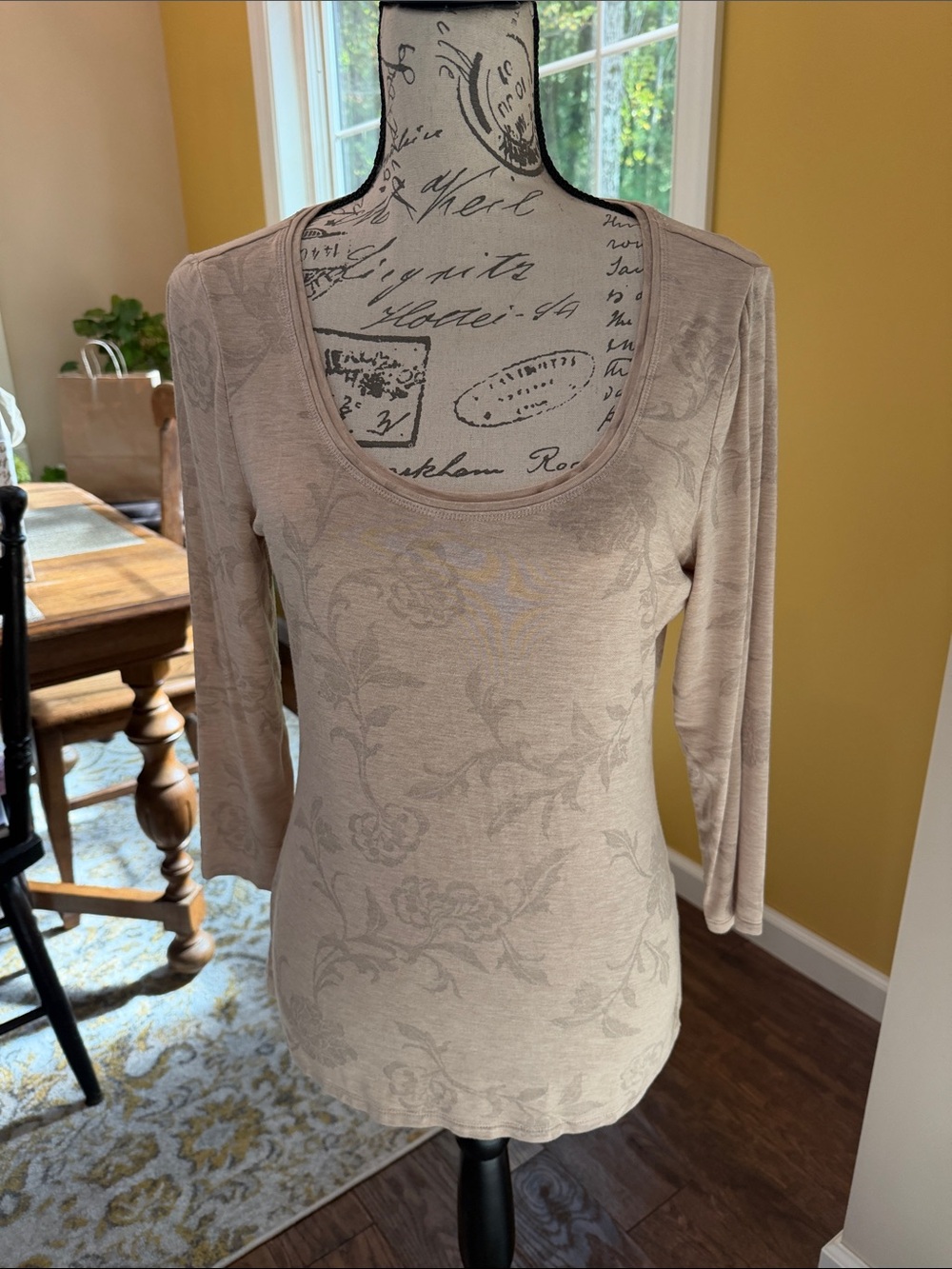 White House Black Market Beige Floral Scoop Neck Long Sleeve Top